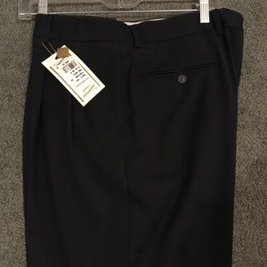 Burberry virgin wool pant NWT sz 36